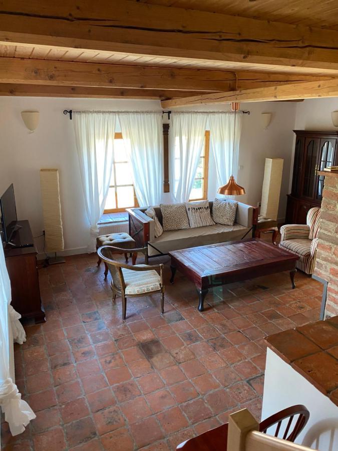 Apartman Na Statku Miskovice  Екстериор снимка