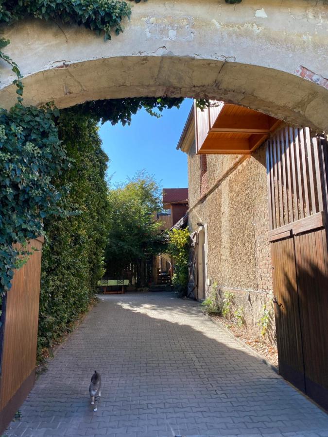 Apartman Na Statku Miskovice  Екстериор снимка